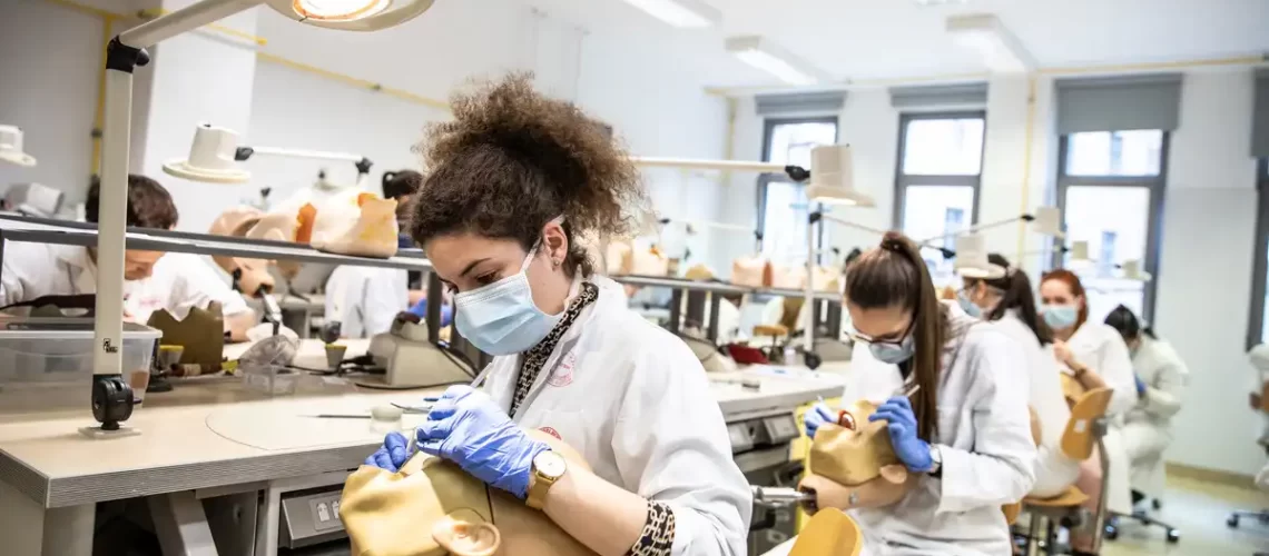 تحصیل دندانپزشکی مجارستان